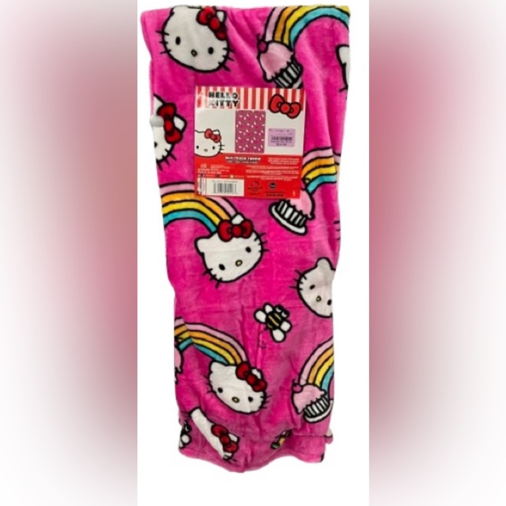 NWT Hello Kitty Rainbow Bee Cupcake Mushroom Blanket
